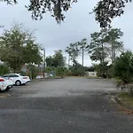 Modern House Minutes From Downtown Gainesville, Uf, Va & More!