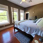 Camellia Rose Inn- King Room Southern Charm