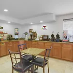 Super-8-Gainesville-I-75-Hospital-University-Area