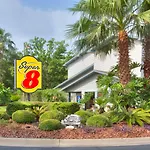 Super-8-Gainesville-I-75-Hospital-University-Area