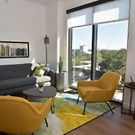 Bright City Center Corner Apartment