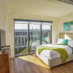 Bright City Center Corner Apartment