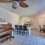 Sunny Abode, 10 Mi To University Of Florida!