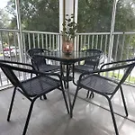 Restful Refuge 2 Bedroom Boutique Condo W Pool & Gym