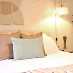 Nomad Retreat King Bed Boutique Condo W Garage