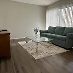Cozy Retreat 1.8 Mi To Stadium