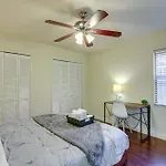 Gainesville Townhome With Patio About 3 Mi To Uf!