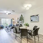 Tranquil Gainesville Gem With Lanai And Pool Access!