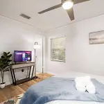 Modern Home Near Uf, Stadium - Private Gazebo