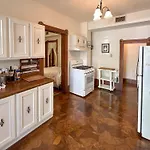 Downtown Historic Victorian Charmer Sleeps 7