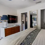 Peaceful, Modern, Renovated, Close To Everything!