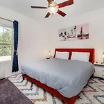 Beautiful Home, Walk To Uf, Newly Built