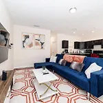Beautiful Home, Walk To Uf, Newly Built