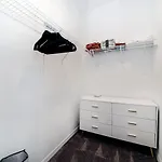 Beautiful Home, Walk To Uf, Newly Built