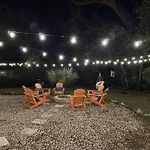 4Bd Gator Grove Villa - Backyard - Games - Near Uf