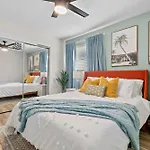 Trendy Condo Near Uf & Downtown