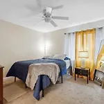 Free Parking-Only 3 Min To Uf, Downtown & Midtown!