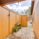 3 Mi To Uf Campus Charming Gainesville Townhome