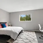 Sweetwater 7E I Beautiful 2Bd Apt I Free Parking