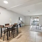Sweetwater 7C I Beautiful 2Bd Apt I Free Parking
