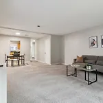 Sweetwater 26D I Beautiful 2Bd Apt I Free Parking