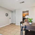 Sweetwater 4F I Beautiful 1Bd Apt I Free Parking