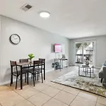 Sweetwater 4F I Beautiful 1Bd Apt I Free Parking