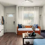 Stylish & Renovated Modern Farmhouse Boutique Apt