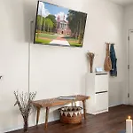Stylish & Renovated Modern Farmhouse Boutique Apt