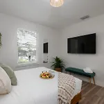 Serene Place Complex - Walk To Uf - Free Parking