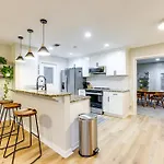 Gainesville Home With Fire Pit, 4 Mi To Uf Campus!