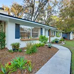 Gainesville Home With Fire Pit, 4 Mi To Uf Campus!