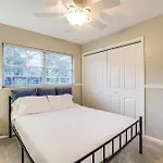 Gainesville Home With Fire Pit, 4 Mi To Uf Campus!