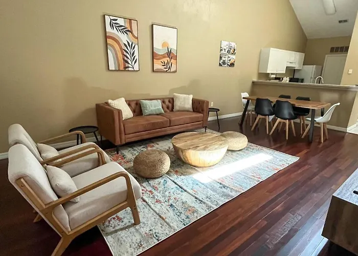 Relaxing 2B/2B With Office Nook, Pool, Gym, Sauna, Walk-In Closets, Lanai, 1 Car Garage