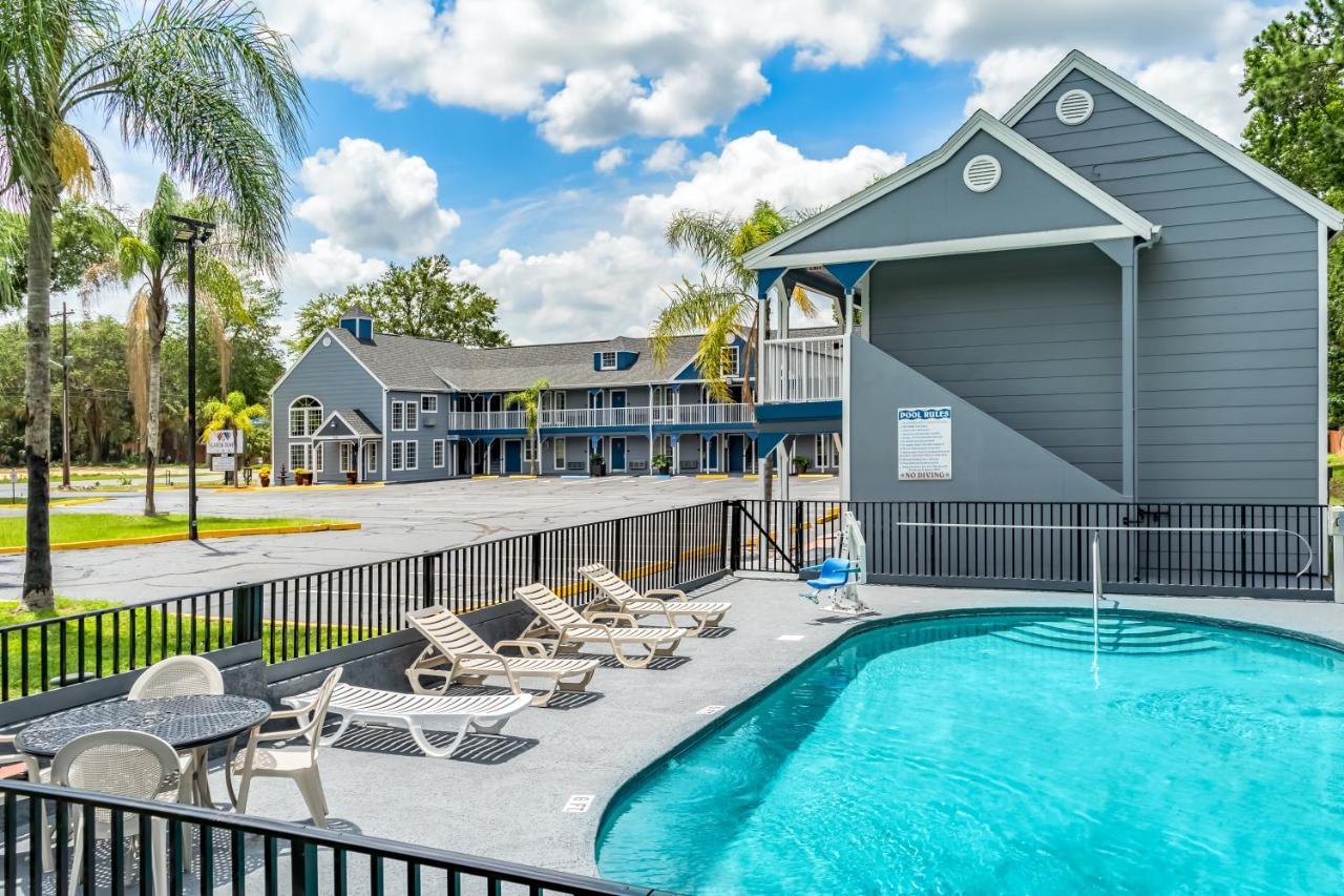 Gatortown Hotel 3*