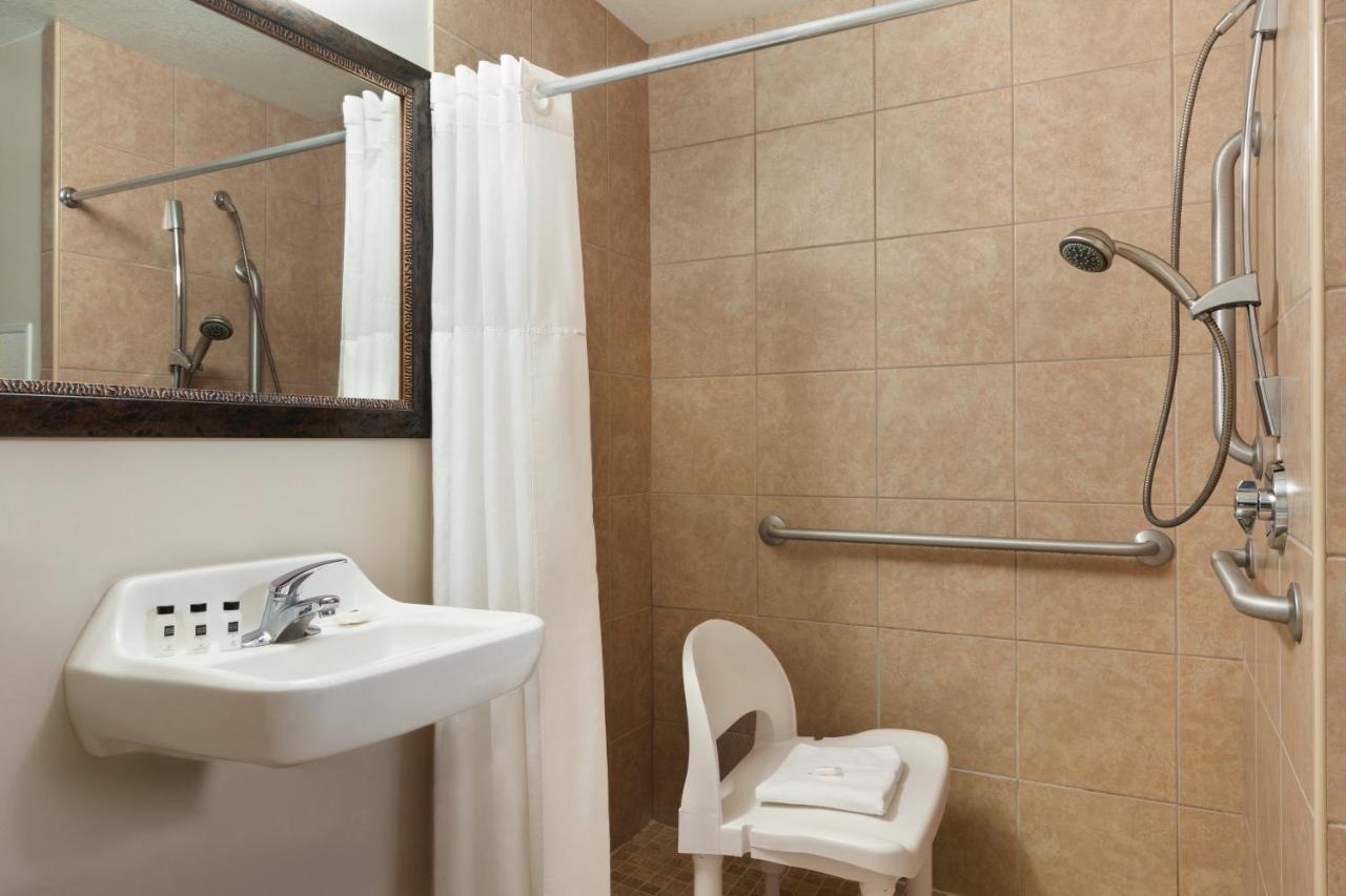 Country & By Radisson, Gainesville, Fl Hotel Gainesville