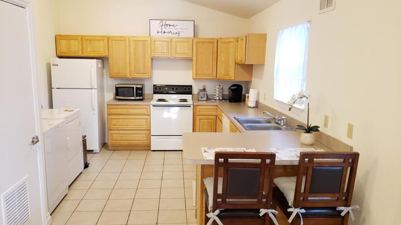 Modern House Minutes From Downtown Gainesville, Uf, Va & More!