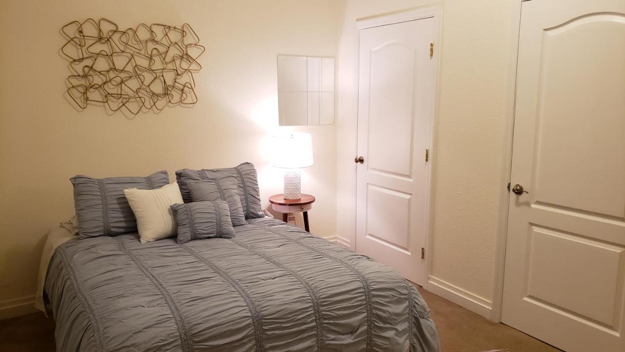 Modern House Minutes From Downtown Gainesville, Uf, Va & More! *