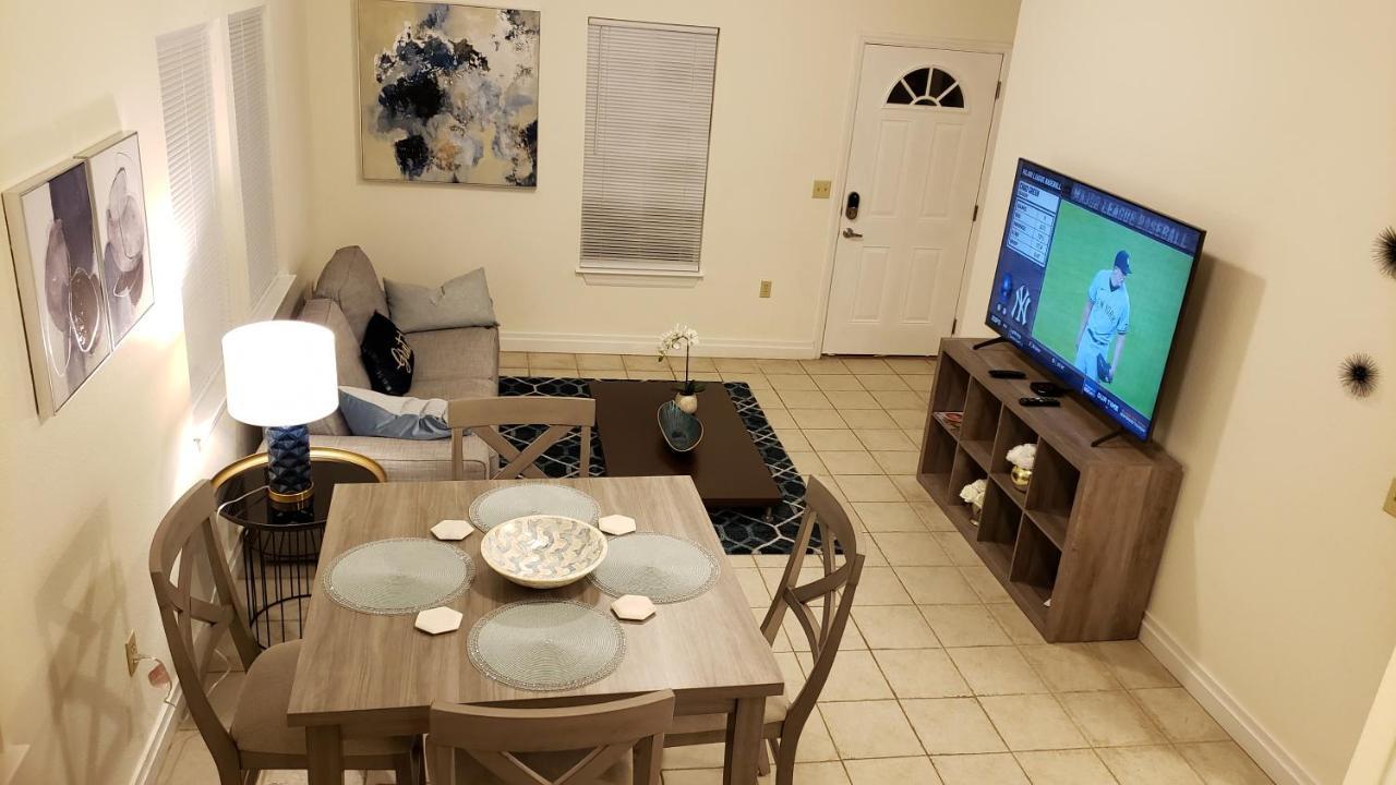 Modern House Minutes From Downtown Gainesville, Uf, Va & More! Holiday home *
