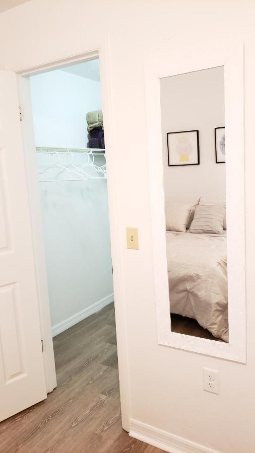 Beautiful Townhouse 2 Bedrooms 1 And A Half Bathrooms Next To Butler Plaza 1 Mile To Uf *