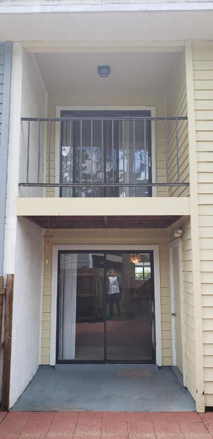 Beautiful Townhouse 2 Bedrooms 1 And A Half Bathrooms Next To Butler Plaza 1 Mile To Uf