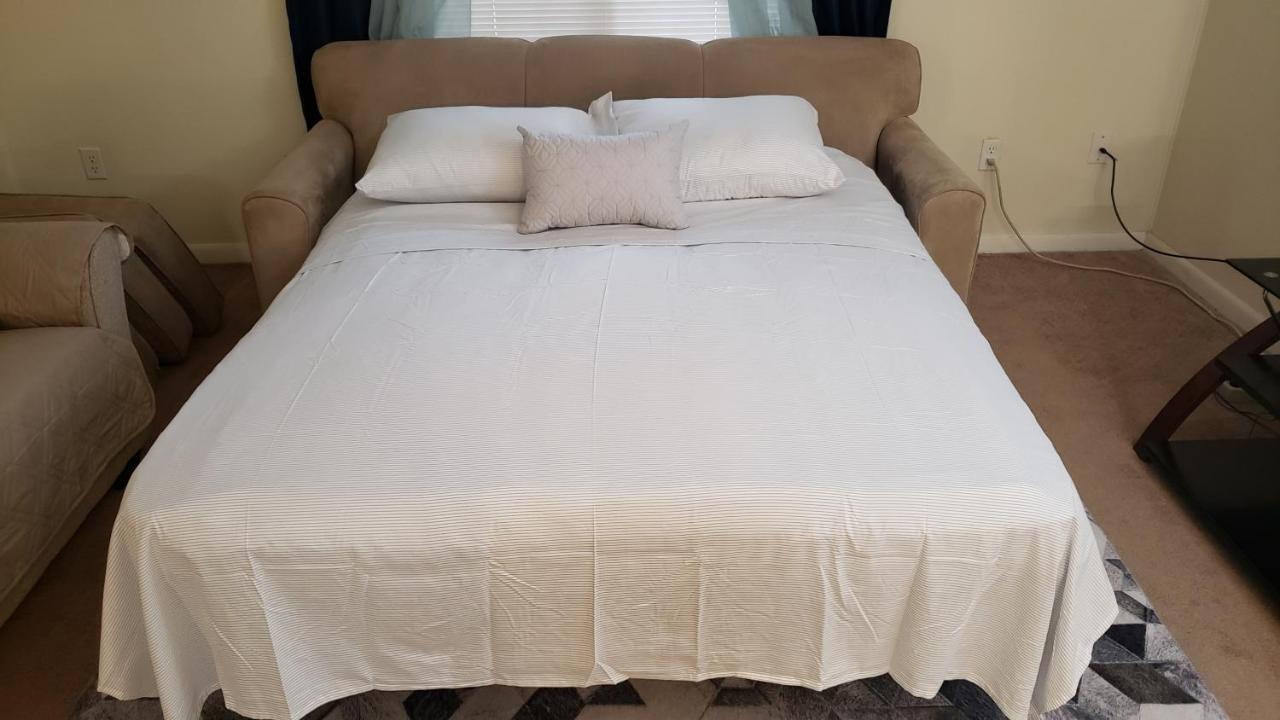 Prime Location For Uf Visitors 2br With Pool And Fast Wi-fi Apartamento