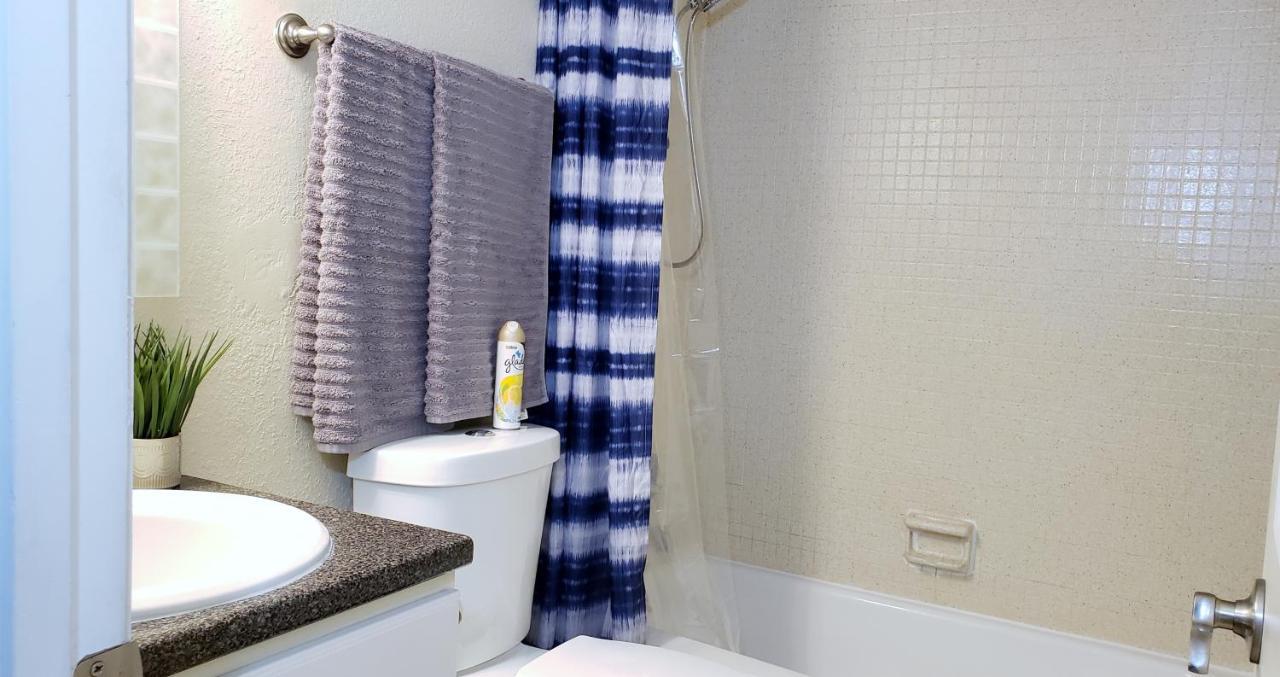 Prime Location For Uf Visitors 2br With Pool And Fast Wi-fi Apartamento *