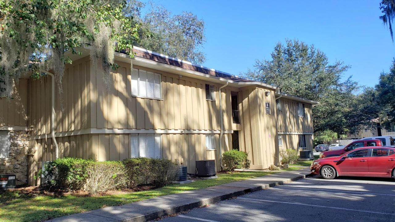 Prime Location For Uf Visitors 2br With Pool And Fast Wi-fi Apartamento Gainesville