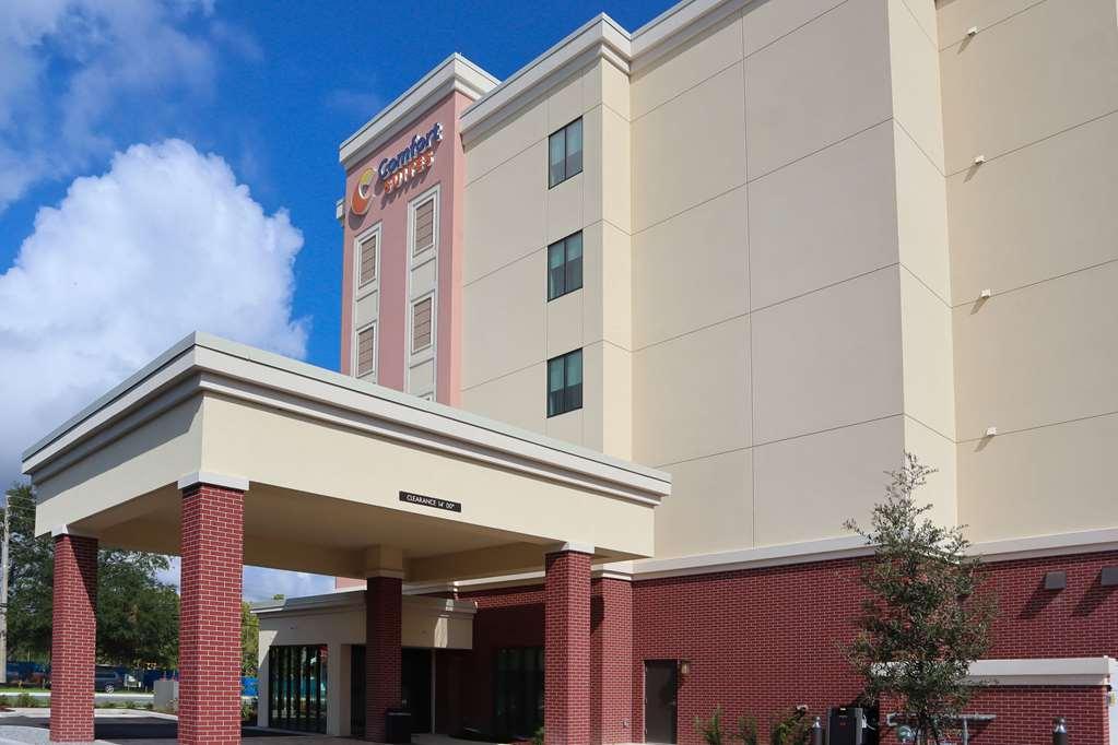 Hotel Comfort Near