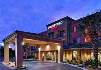 Courtyard By Marriott Fl Hotel