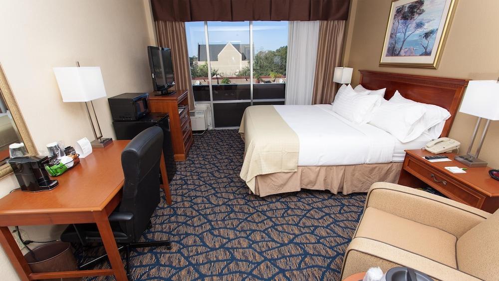 Hotel Gainesville-university Center By Ihg Gainesville