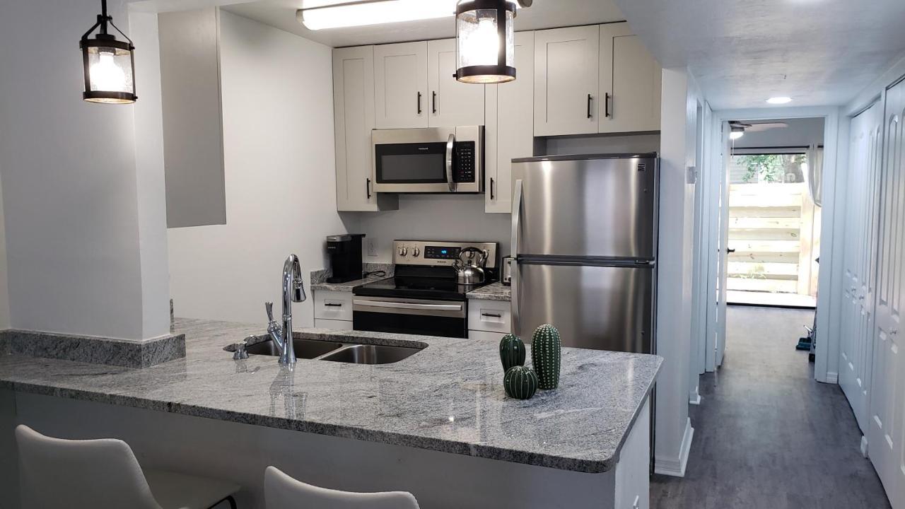 Apartamento Discover Luxury Steps Away From Celebration Pointe And I-75! *