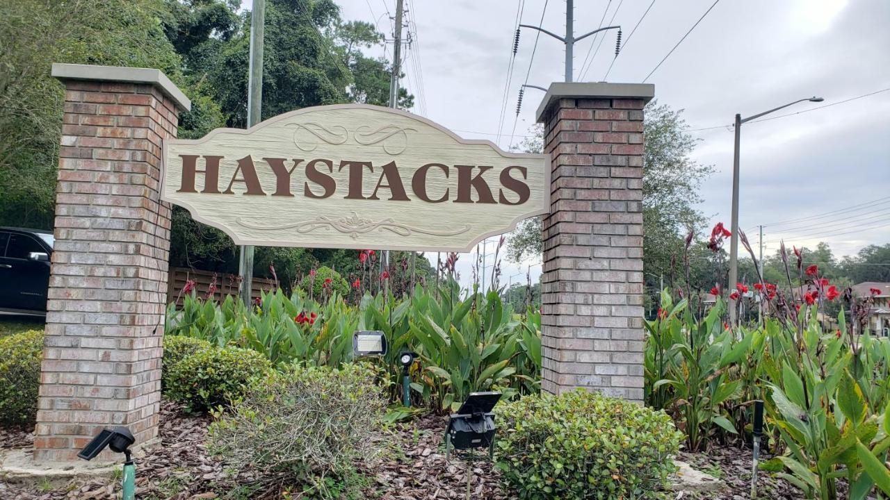 Discover Luxury Steps Away From Celebration Pointe And I-75! Gainesville