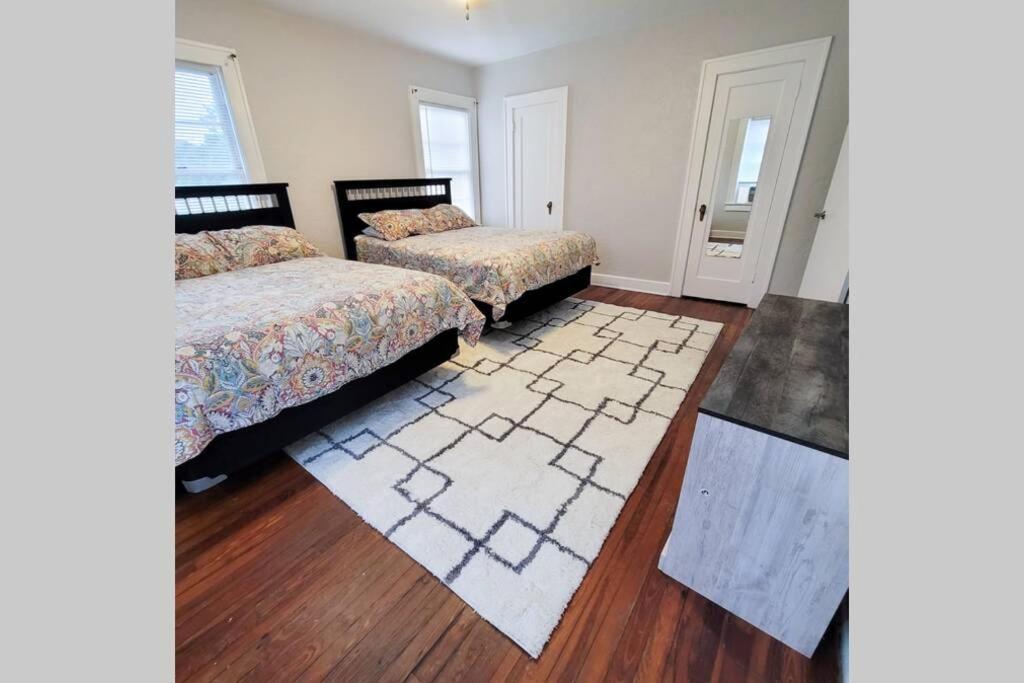 Iconic - Sleeps 12 - 4 Br- Tom Petty's Old House Holiday home